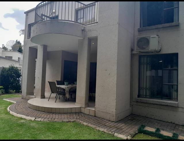 5 BEDROOM COMPLEX FOR SALE IN ORIEL